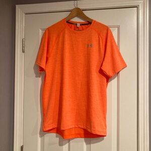 Under Armor Tech Run Short Sleeve T-Shirt L